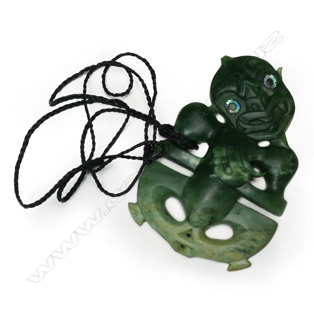 Niki Nepia contemporary hei tiki, Image 1++